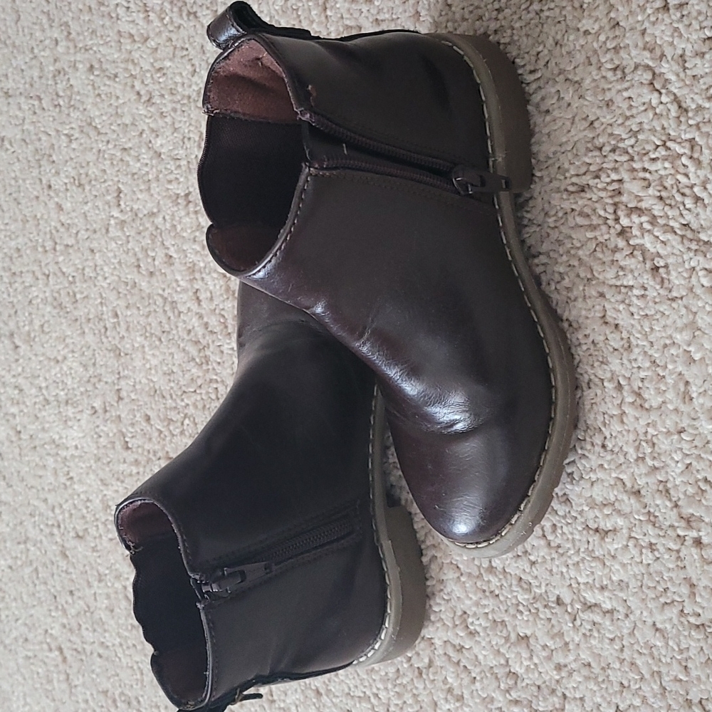 Little boy size 11 zippered boot children's place - brown